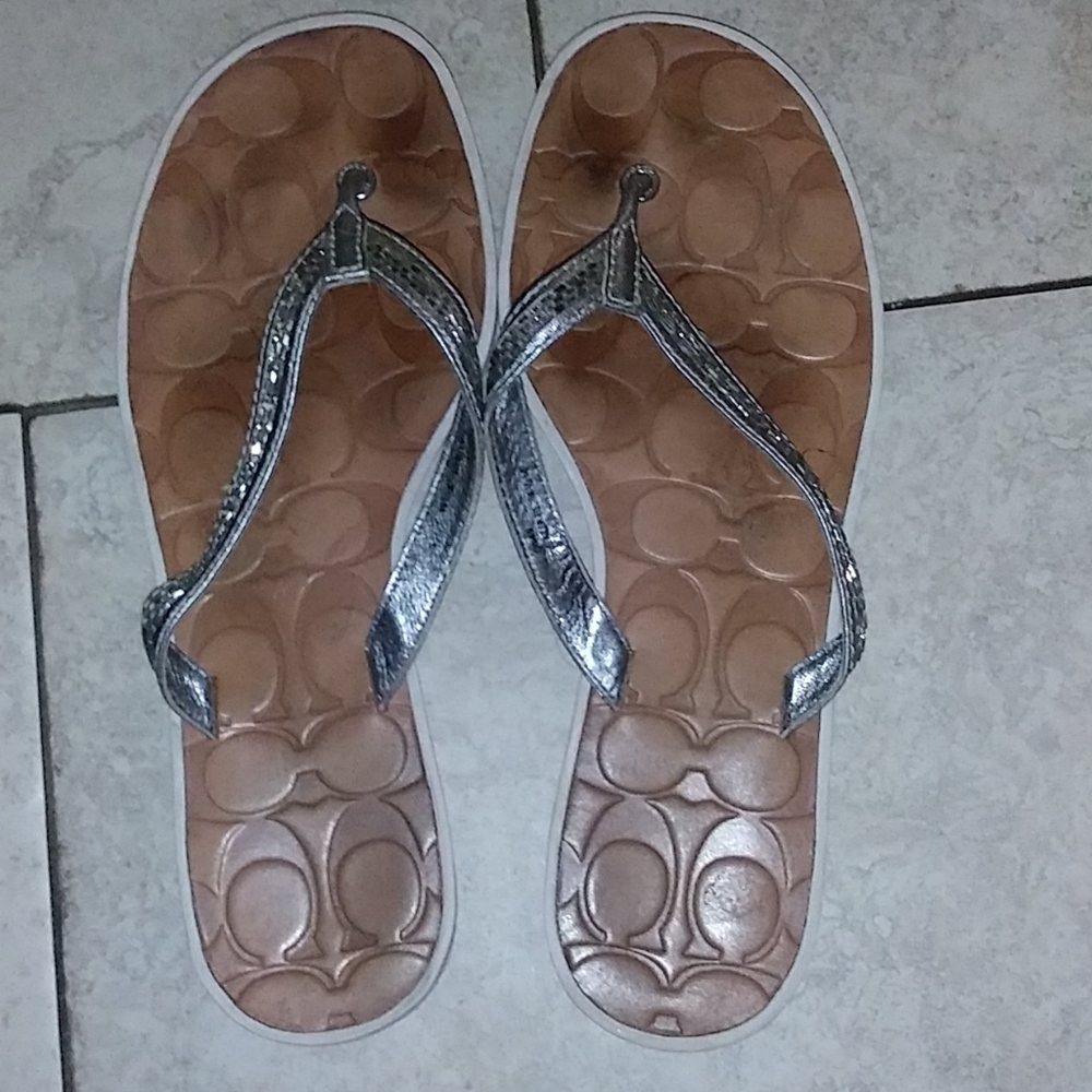 Coach laurel sandels